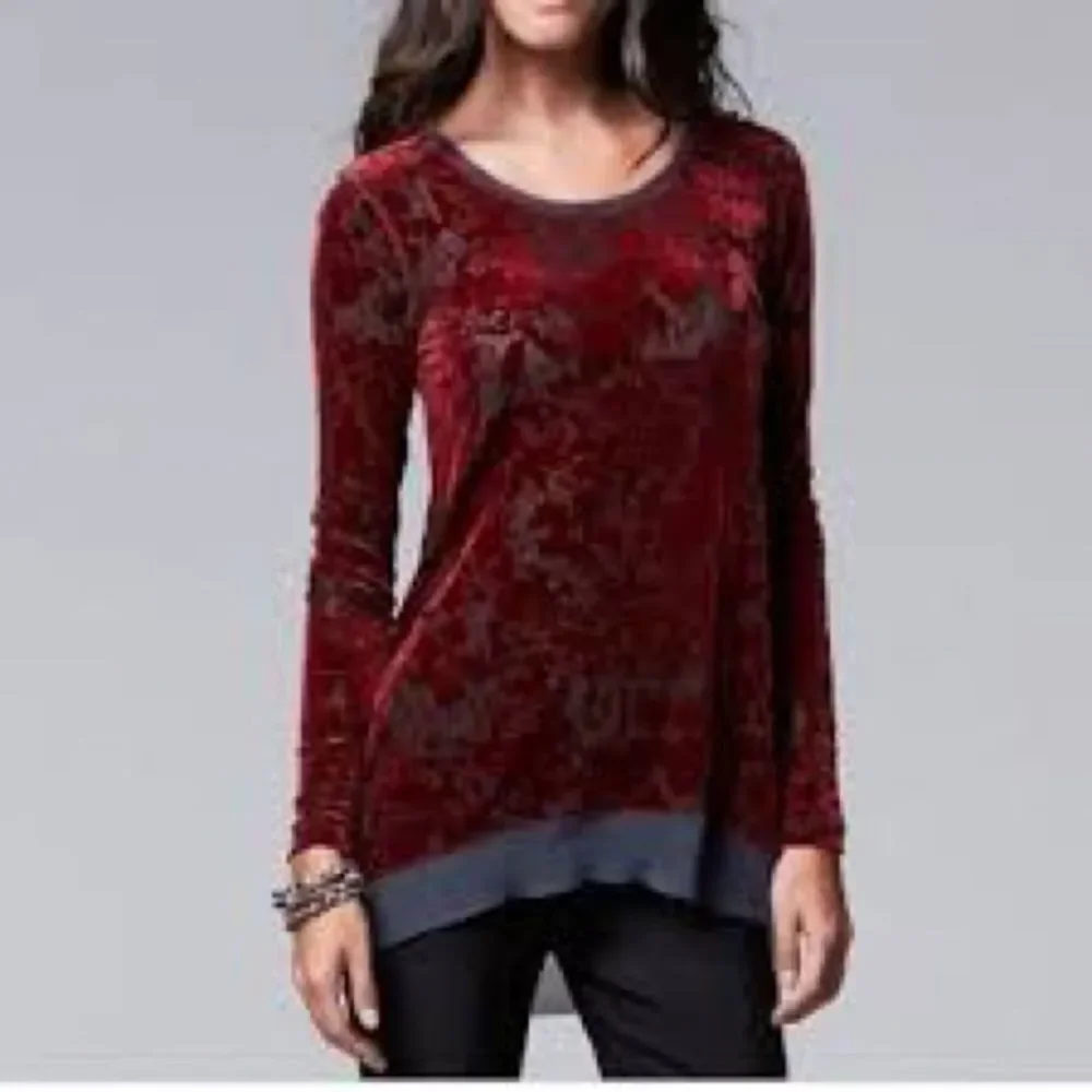 Simply Vera Wang crushed velvet shirt - size medium (burgundy)